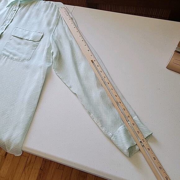 Equipment Femme Sheer Silk Button Up Blouse Large Long Sleeve Green Animal Print - Picture 8 of 10